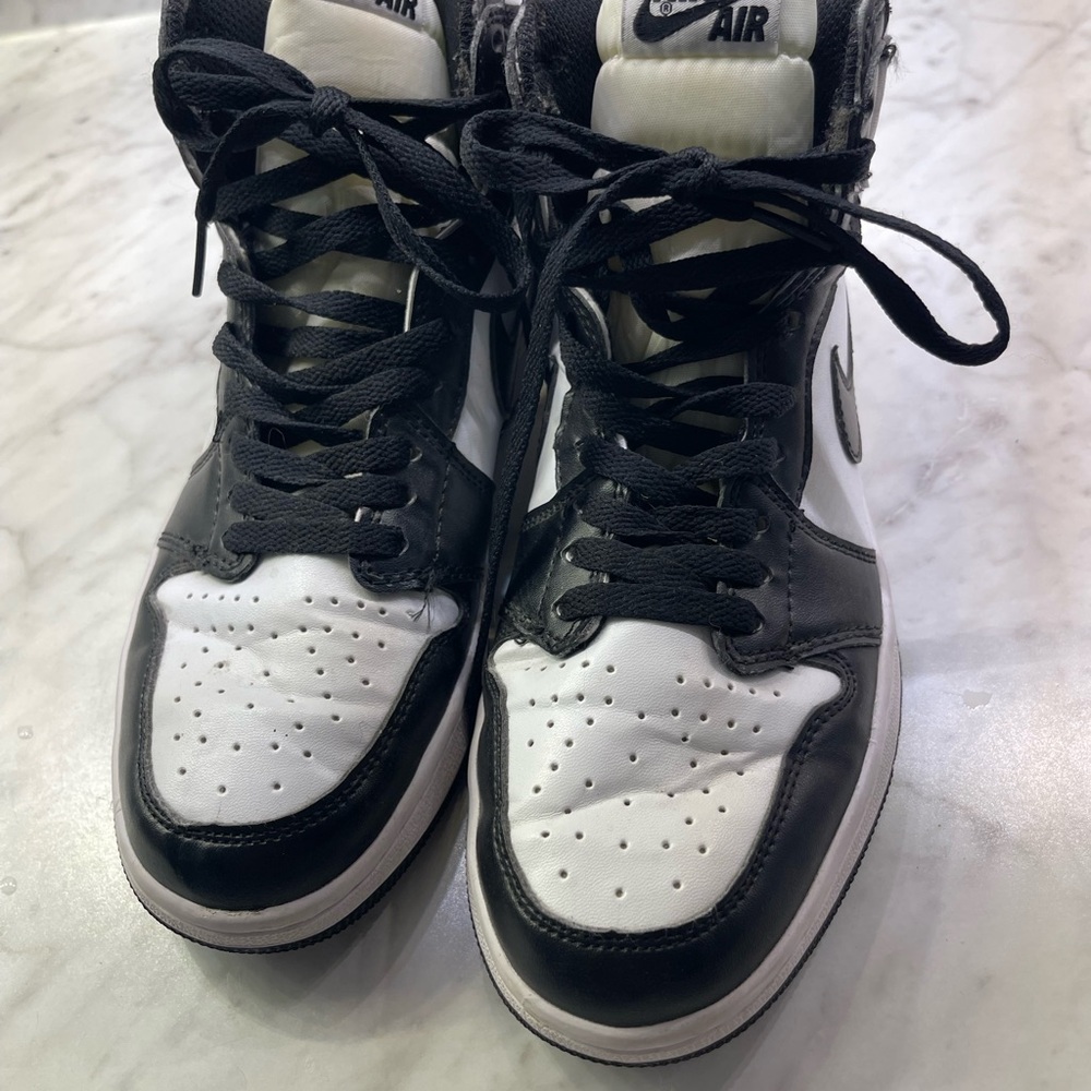 Nike Jordan Black and White Athletic Shoes 7 men’s tennis shoes leather Athletic